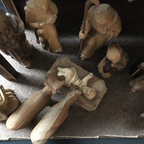 Vintage OAK Mid Century Large Olive Wood Creche Set - Picture 5 of 15